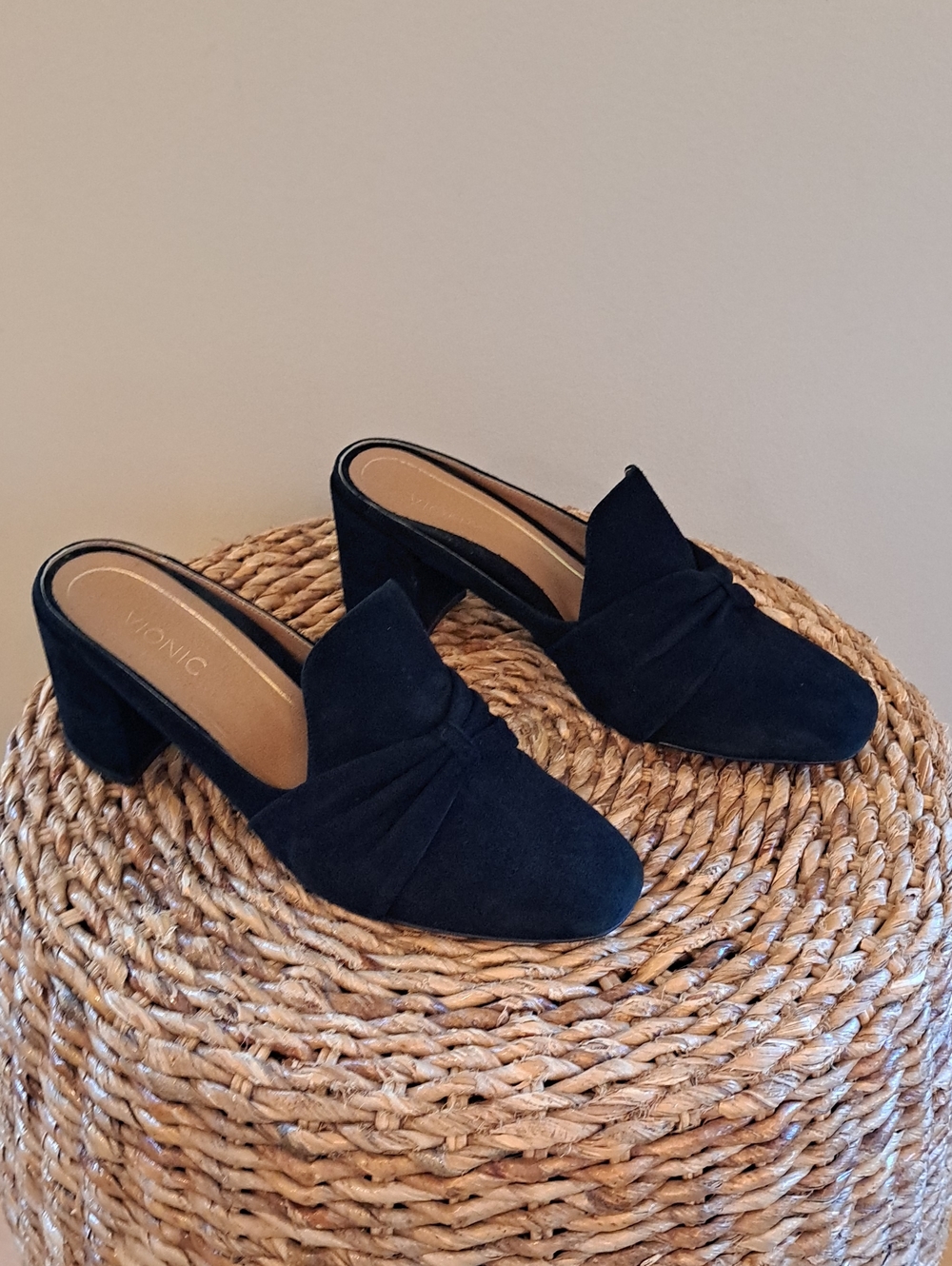 Vionic Womens Presley Office/Preppy Black Suede Knotted Front 3.25" Heel Mules 8